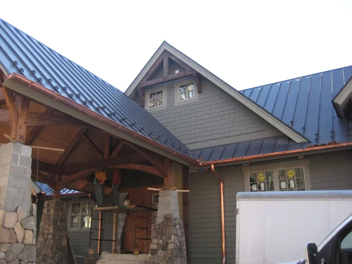 Craftsman Roofing team delivering quality roofing work in East Harriet